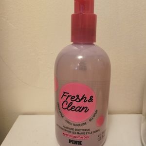 PINK Fresh & Clean Bodywash